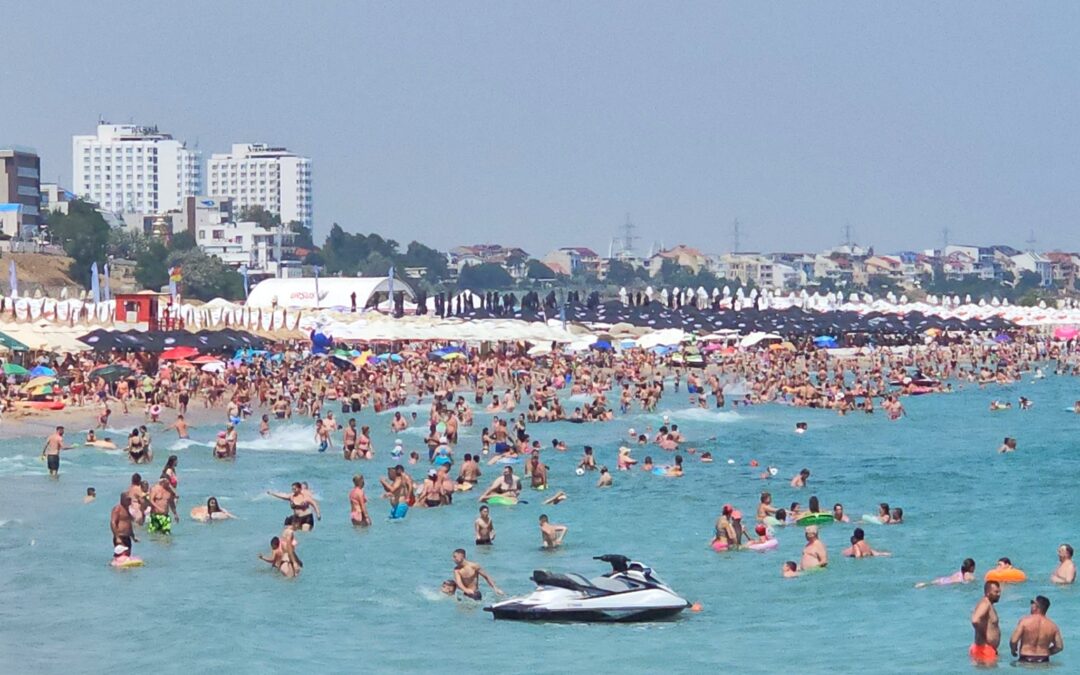 Condiții ideale de înot la Eforie pe 9 august și cod galben de caniculă