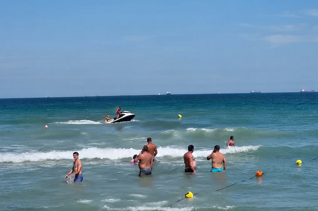 Misiuni critice și apel către turiști după un weekend intens pe plajele din Eforie