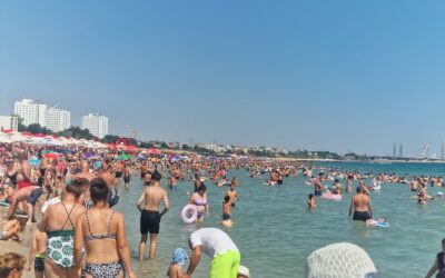 Afluență uriașă de turiști în Eforie Sud: Cum s-a desfășurat cel mai aglomerat weekend al sezonului pe plajă